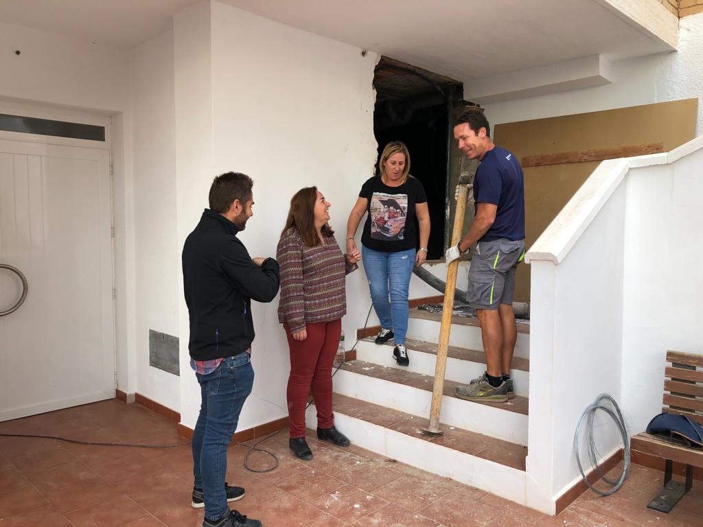 La Alcaldesa Y Concejala De Educaci N Visitan Las Obras De Ampliaci N